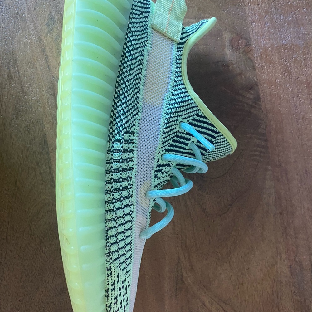 Yeezy Boost - image 3